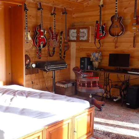 La Maison Des Musiciens Bed & Breakfast Digosville